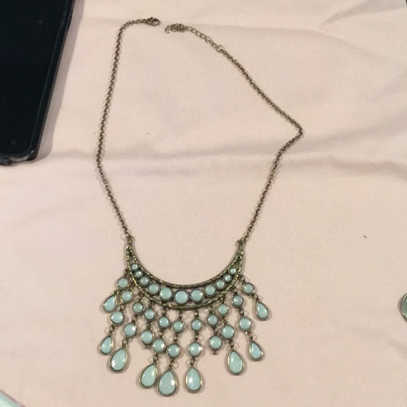 Gold Tone Necklace With White Stones - Picture 4 of 6